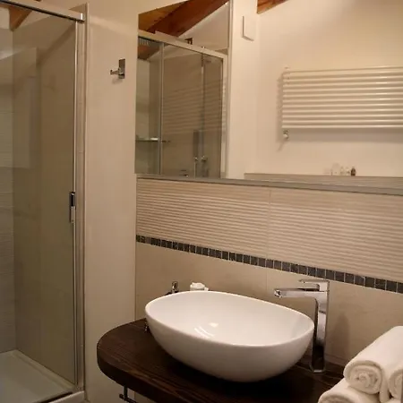 A 5 Min Dalla Rocchetta Mattei - Antico Mulino 3*